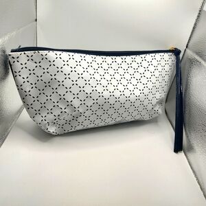 💥 3/$20 Estee Lauder Cosmetics Bag Zipper Pull!